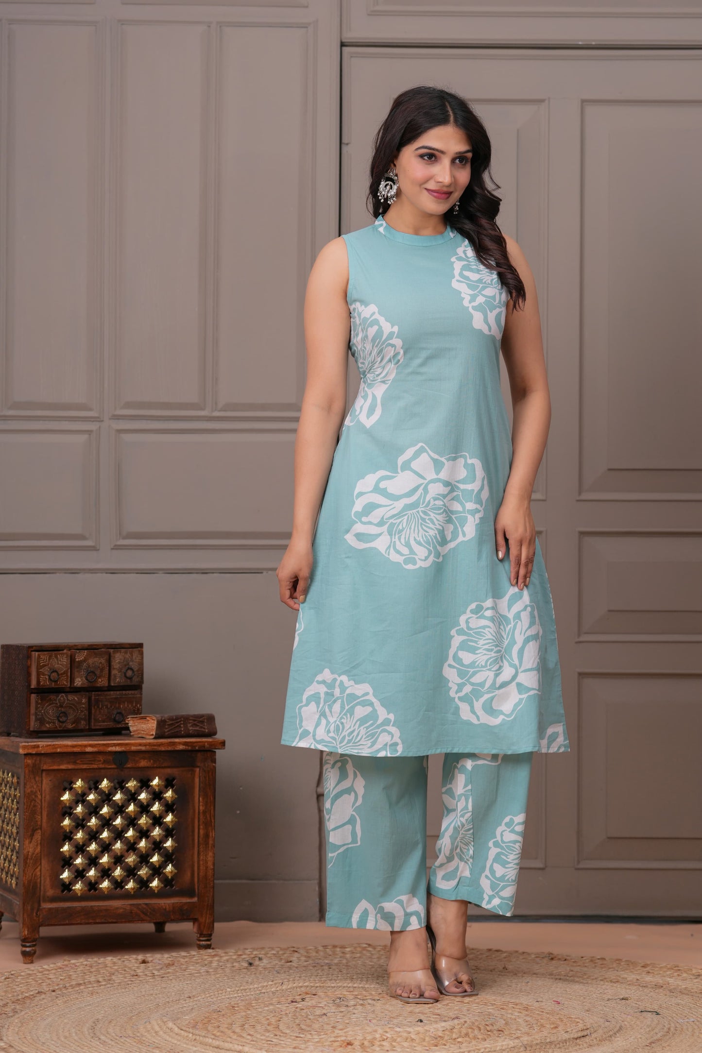 Women's Printed Pure Cotton Sleeveless Kurta and Pant Set
