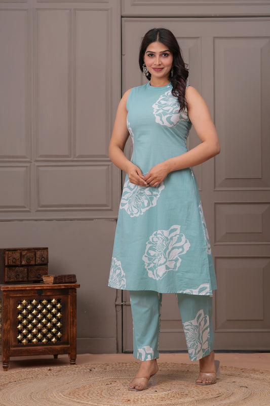 Women's Printed Pure Cotton Sleeveless Kurta and Pant Set