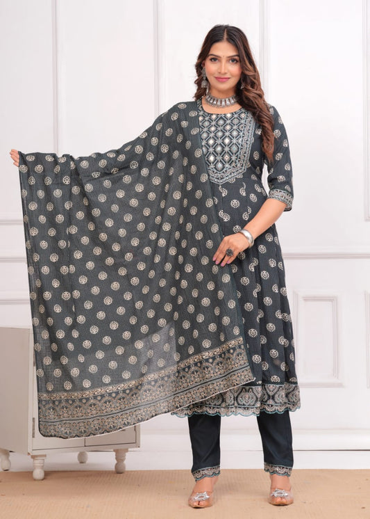 Women's Printed Kurta Pant Dupatta Set – Embroidered