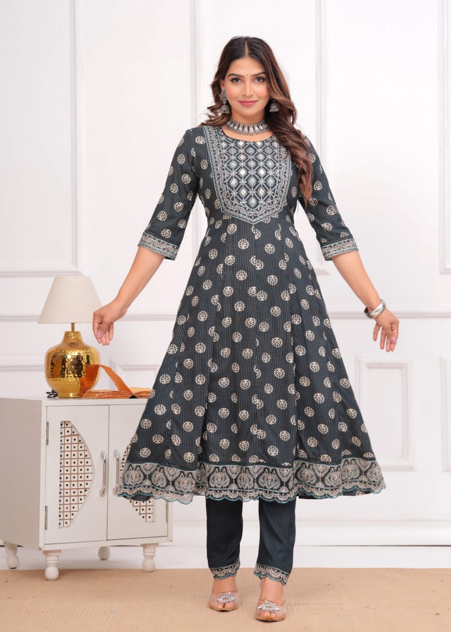 Women's Printed Kurta Pant Dupatta Set – Embroidered