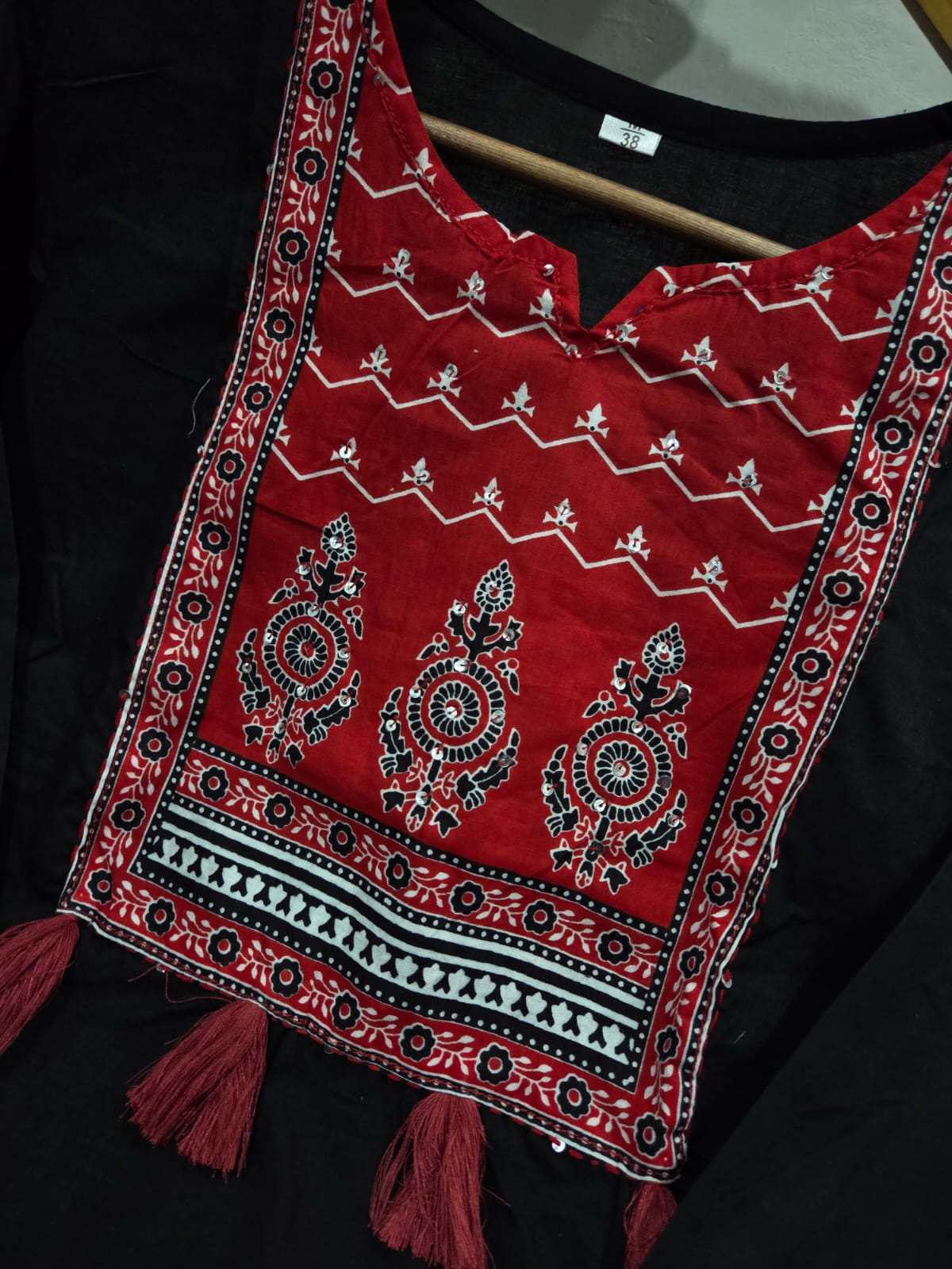 black and maroon kurta pant Dupatta set.
