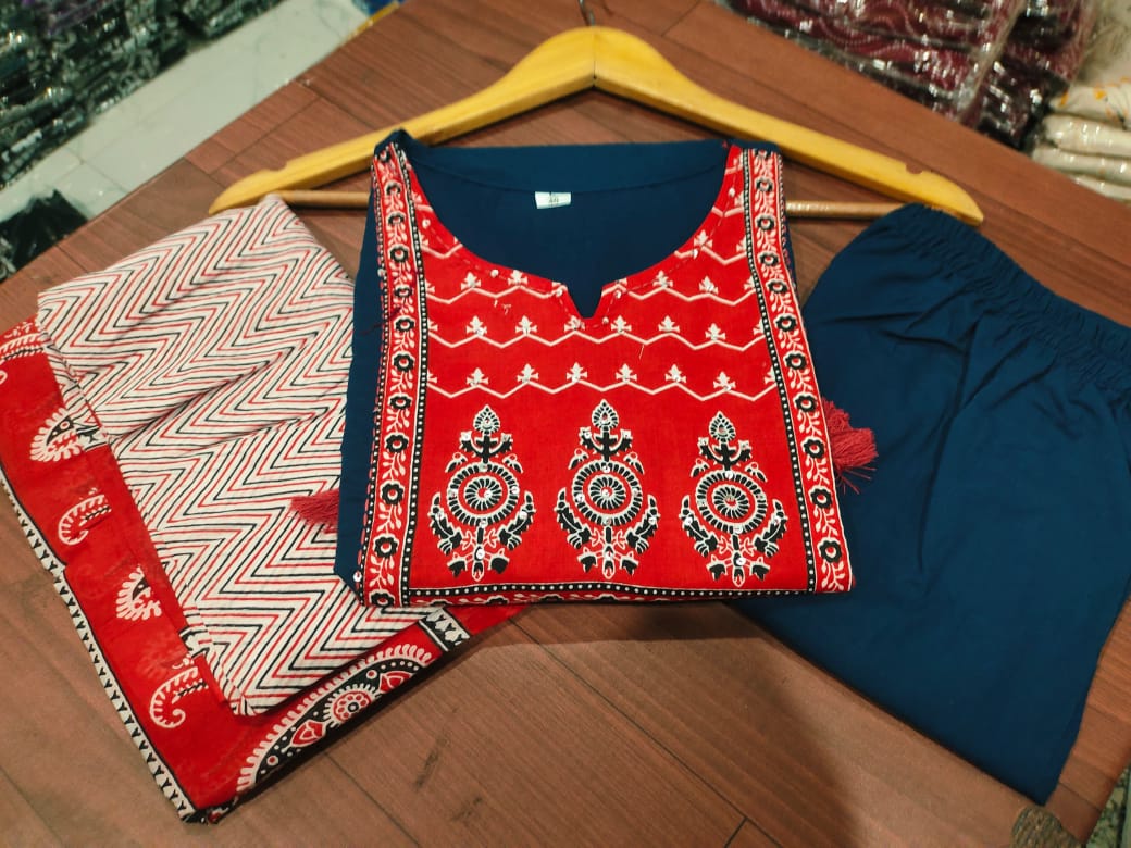 blue and maroon kurta pant Dupatta set.