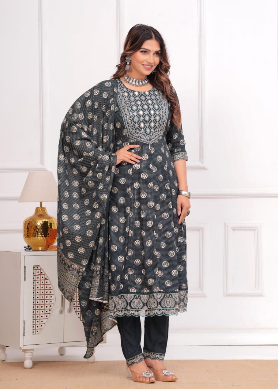 Women's Printed Kurta Pant Dupatta Set – Embroidered